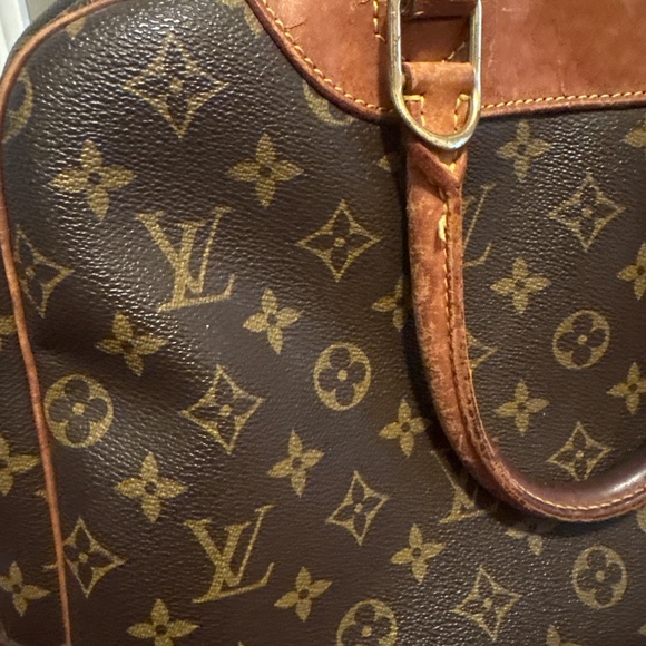 Louis Vuitton bag preloved see pics for wear smoke free home clean - Picture 5 of 9